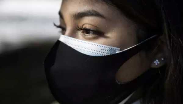 Κορονοϊός: Ποιες αλλαγές εξετάζονται για τη χρήση μάσκας σε δημόσιους χώρους και μέσα μεταφοράς