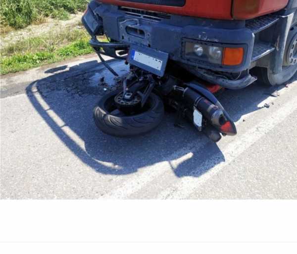 Νεκρός μοτοσικλετιστής μετά από σύγκρουση με φορτηγό στην Ημαθία (ΦΩΤΟ)